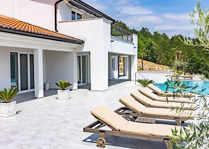 Semesterbostad Bella By Interhome