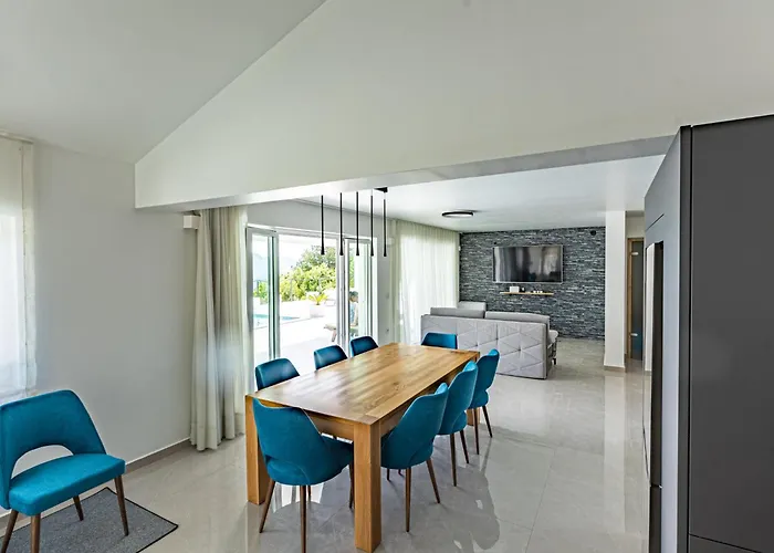 Semesterbostad Bella By Interhome Cerovlje